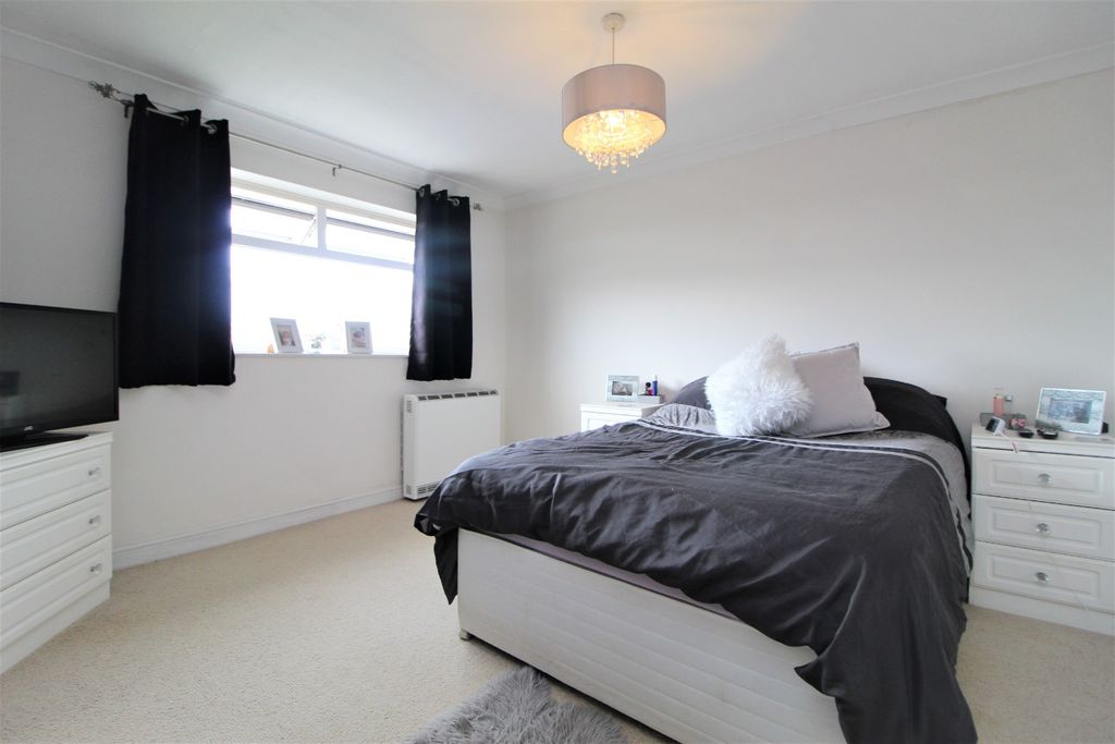 Property photo 3 of 5 1599982