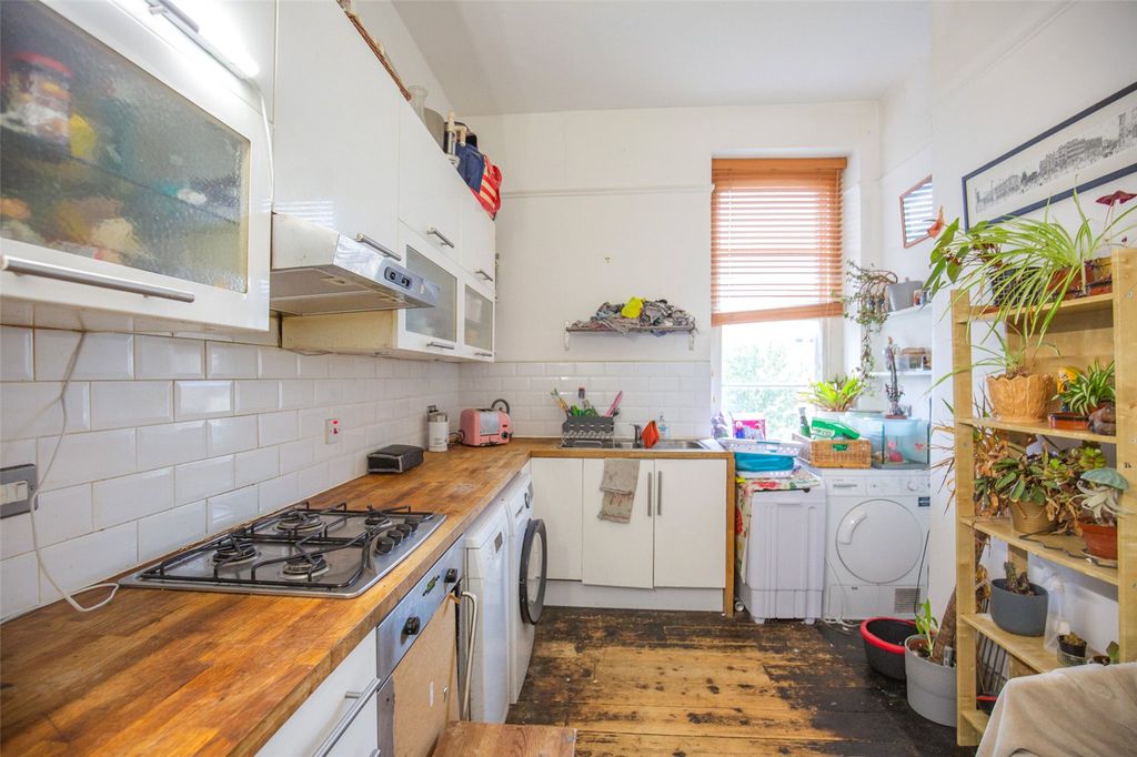 Property photo 3 of 8 Picture No. 04