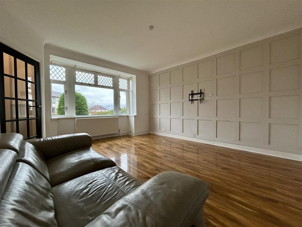 Property photo 3 of 9 Lounge 1.Jpeg