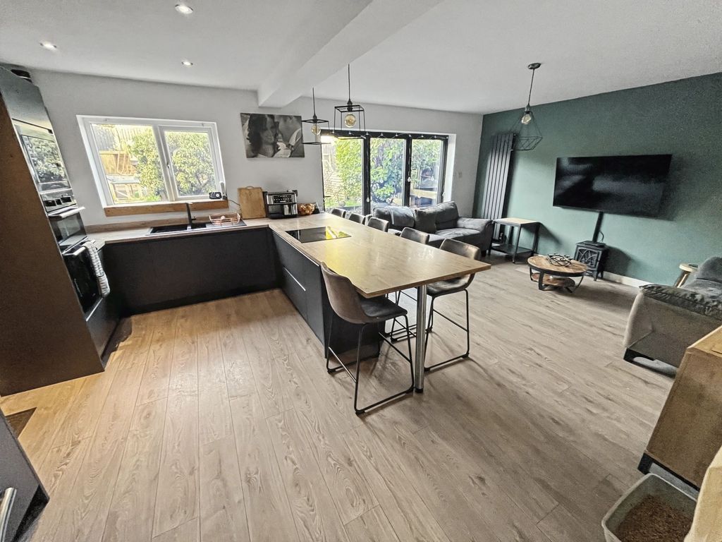 Property photo 3 of 30