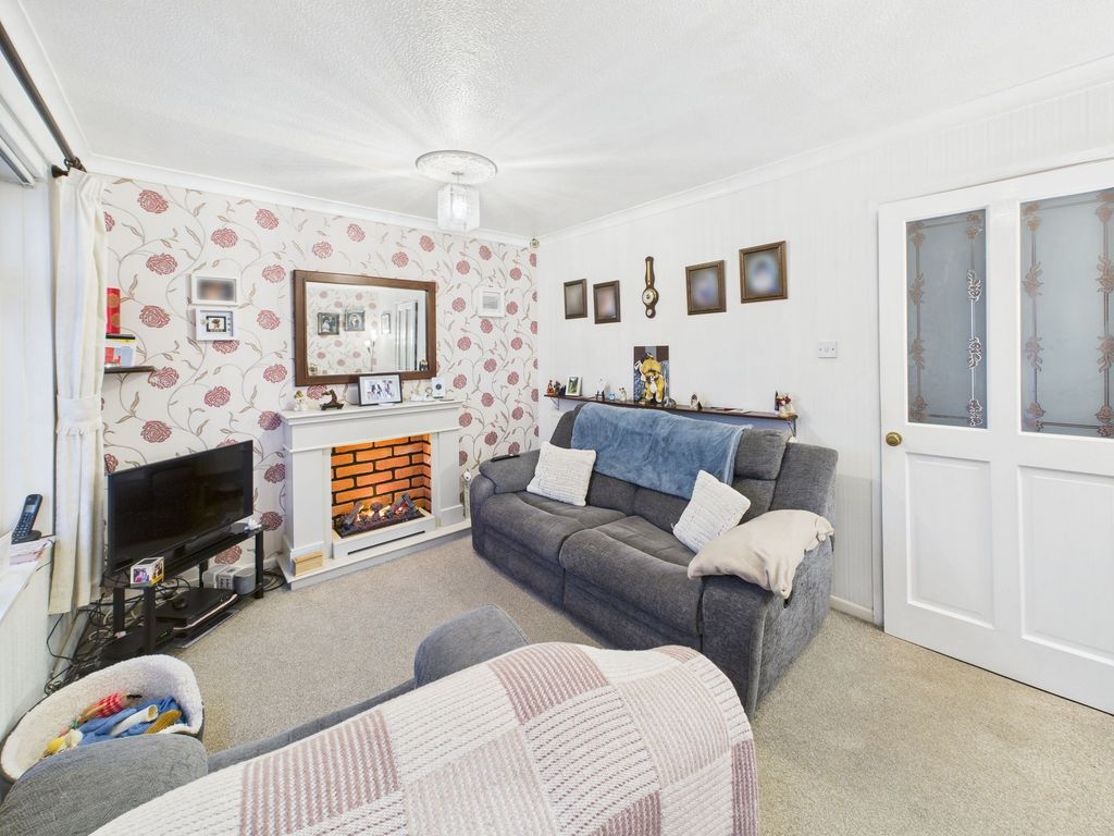 Property photo 2 of 21