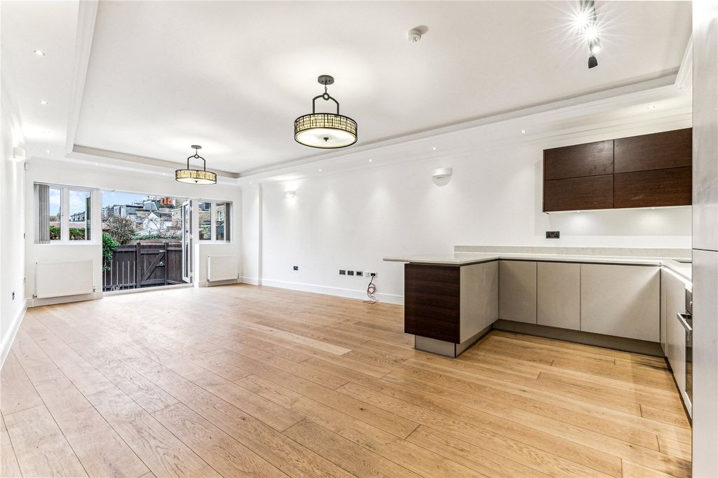 Property photo 3 of 5 Reception/Kitchen
