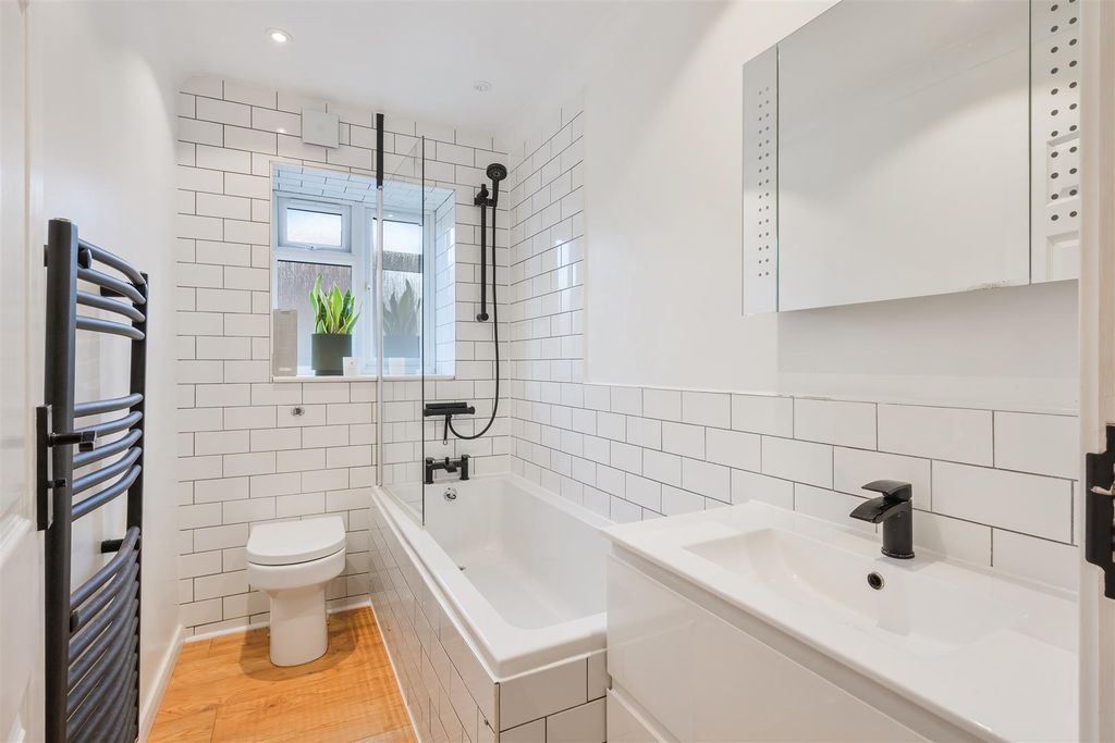 Property photo 3 of 12 Amy Court (7).Jpg