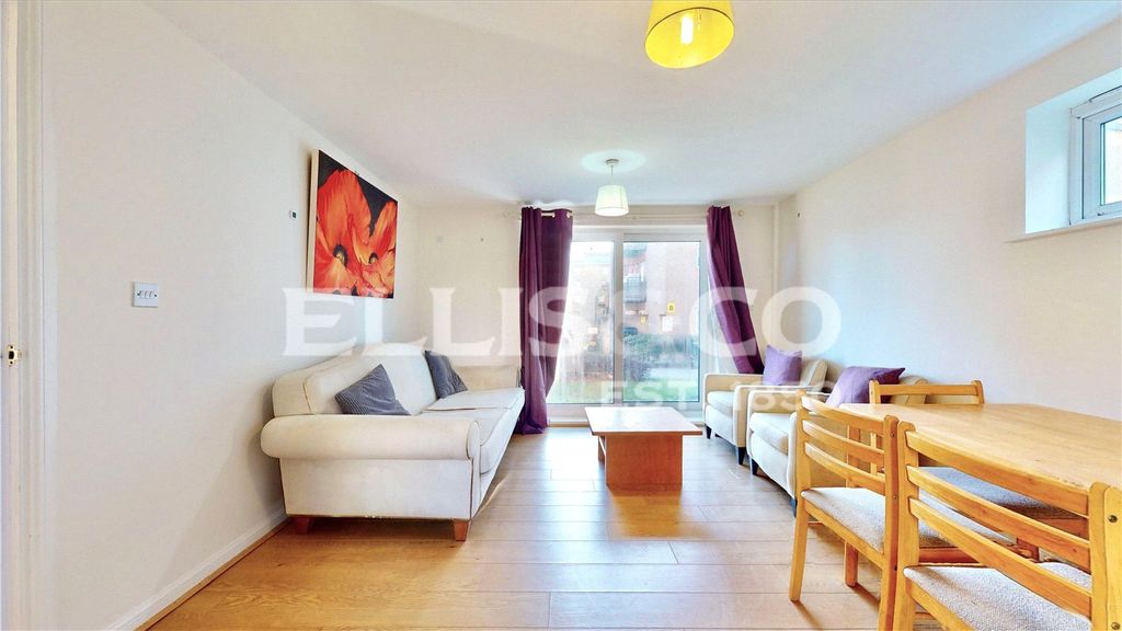 Property photo 3 of 8 Picture No. 15