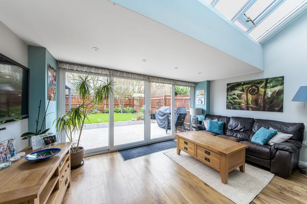 Property photo 2 of 17