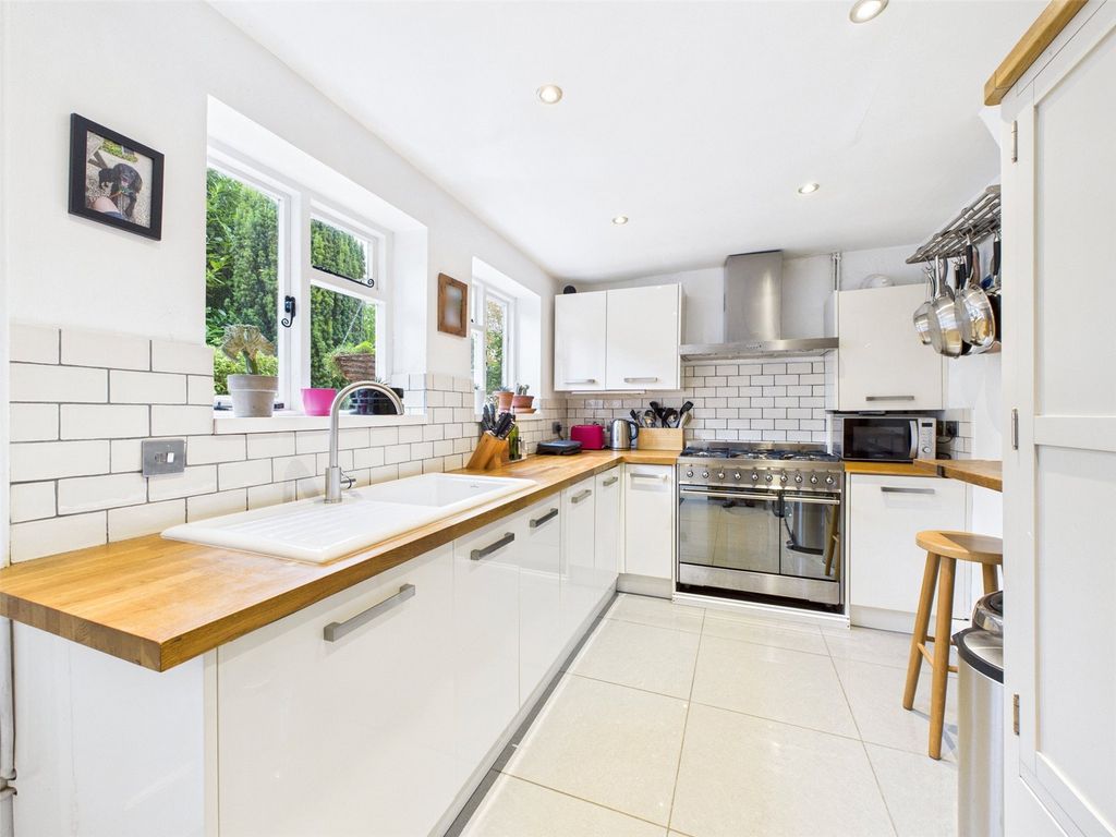 Property photo 2 of 20 Picture No. 18