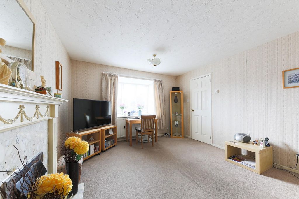 Property photo 3 of 12 Living Room