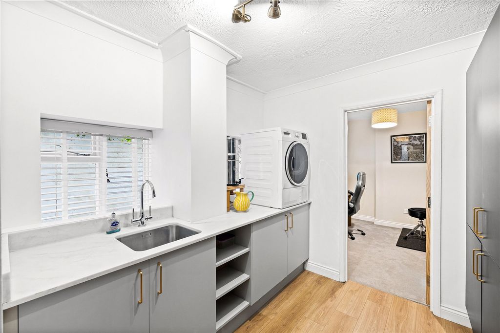 Property photo 3 of 18 Picture No. 14