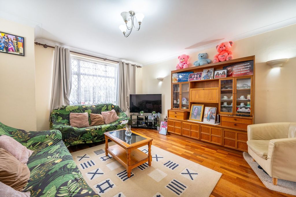 Property photo 2 of 15