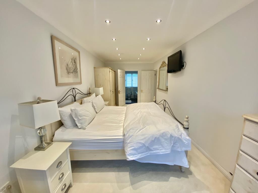 Property photo 1 of 10 Bedroom 2