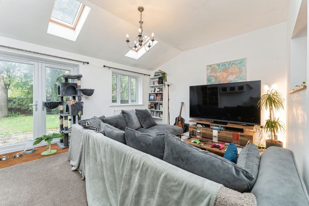 Property photo 3 of 18 Pbox-Img.Jpg