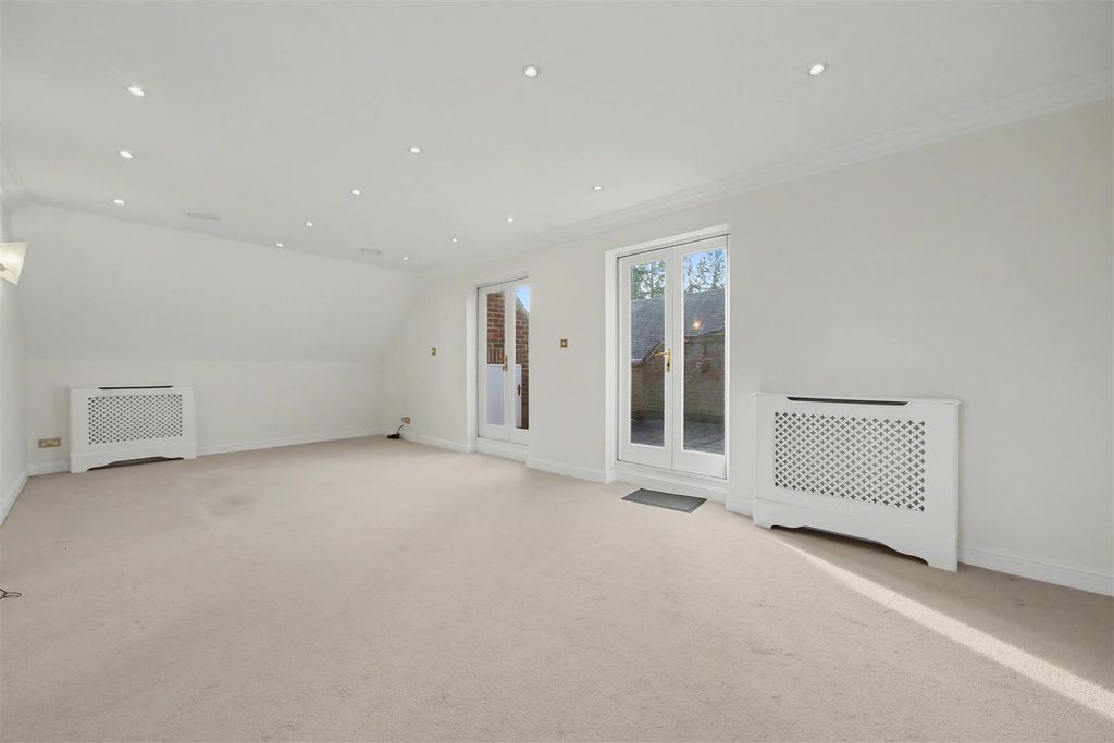 Property photo 2 of 13 Img_7918-Img_7922.Jpg