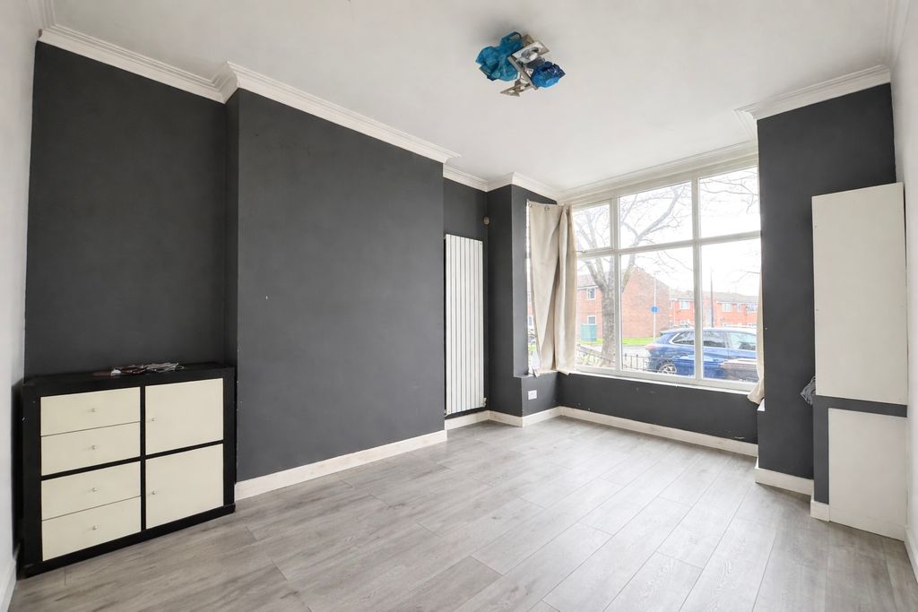 Property photo 3 of 11 Photo #3