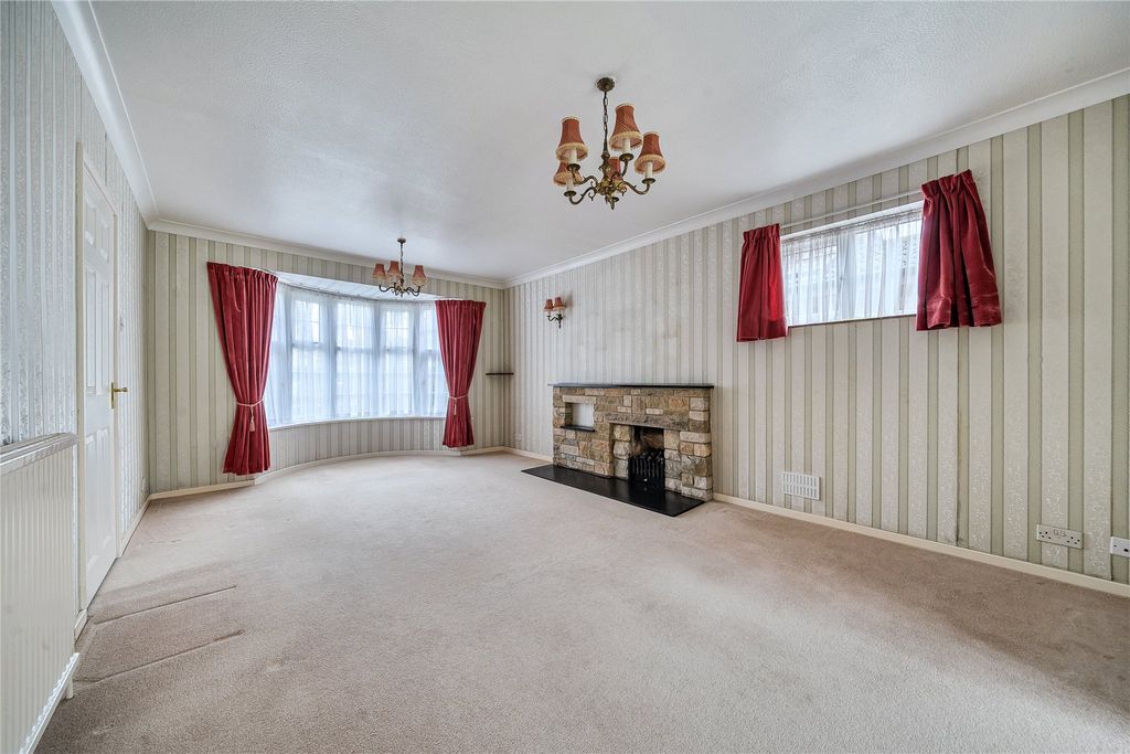 Property photo 3 of 17 Picture 3