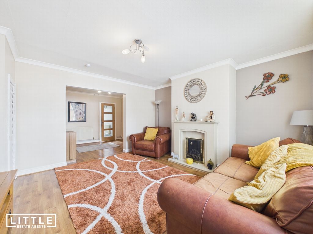 Property photo 3 of 17 Photo 1
