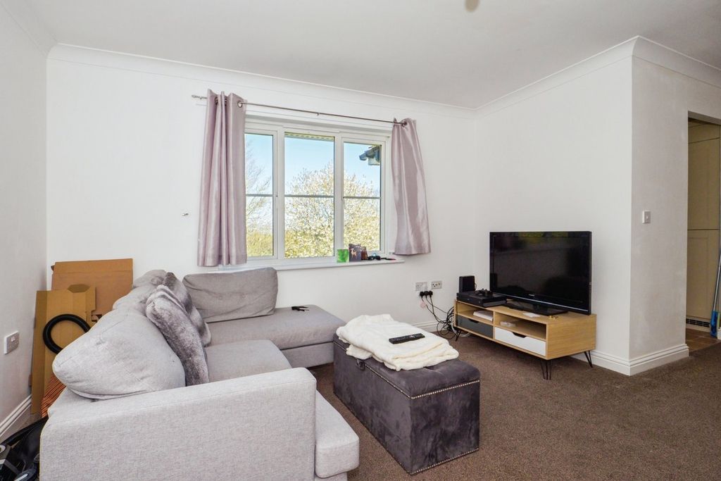 Property photo 2 of 16