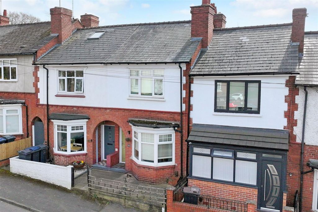 Property photo 1 of 17 75 Victoria Road Front.Jpg