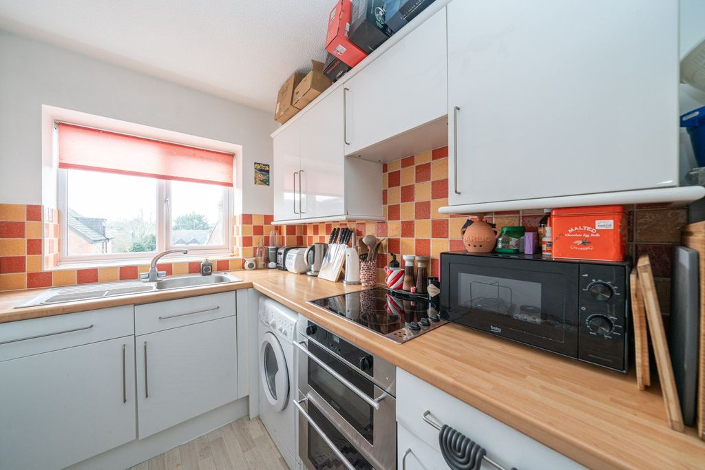 Property photo 2 of 8