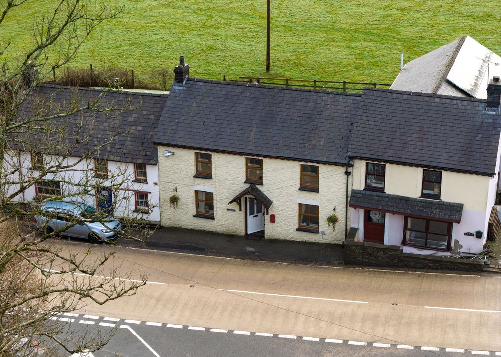 Property photo 2 of 24