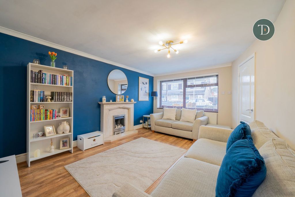 Property photo 3 of 21