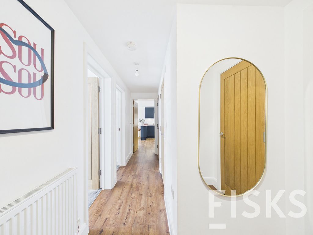 2 bed flat for saleLondon Road, Benfleet SS7 photo 4