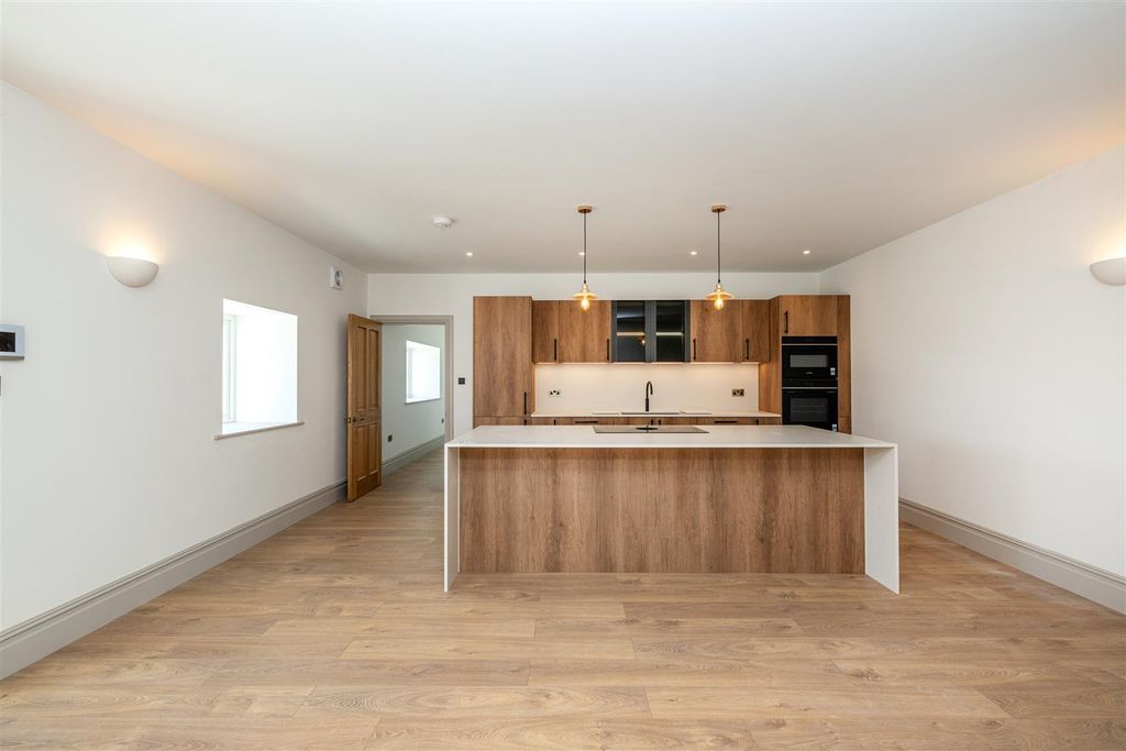 Property photo 2 of 15 Kitchen