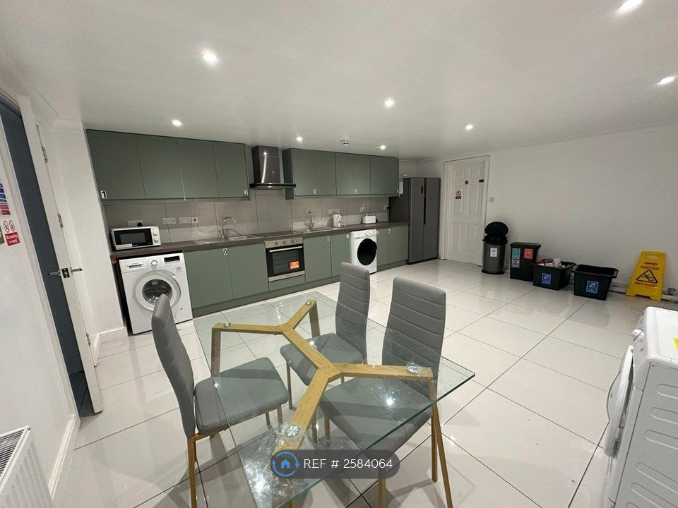 Property photo 3 of 4 Shared Kitchen