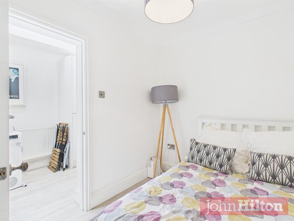 Property photo 3 of 15 Cam02534G0-Pr0568-Still006.Jpg