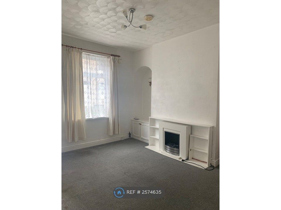 Property photo 1 of 7 Lounge