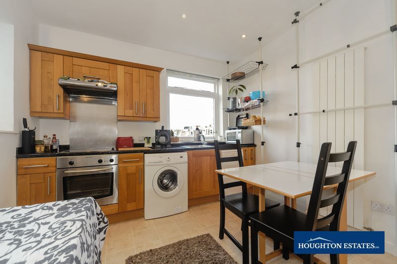 Property photo 2 of 6 Photo 8