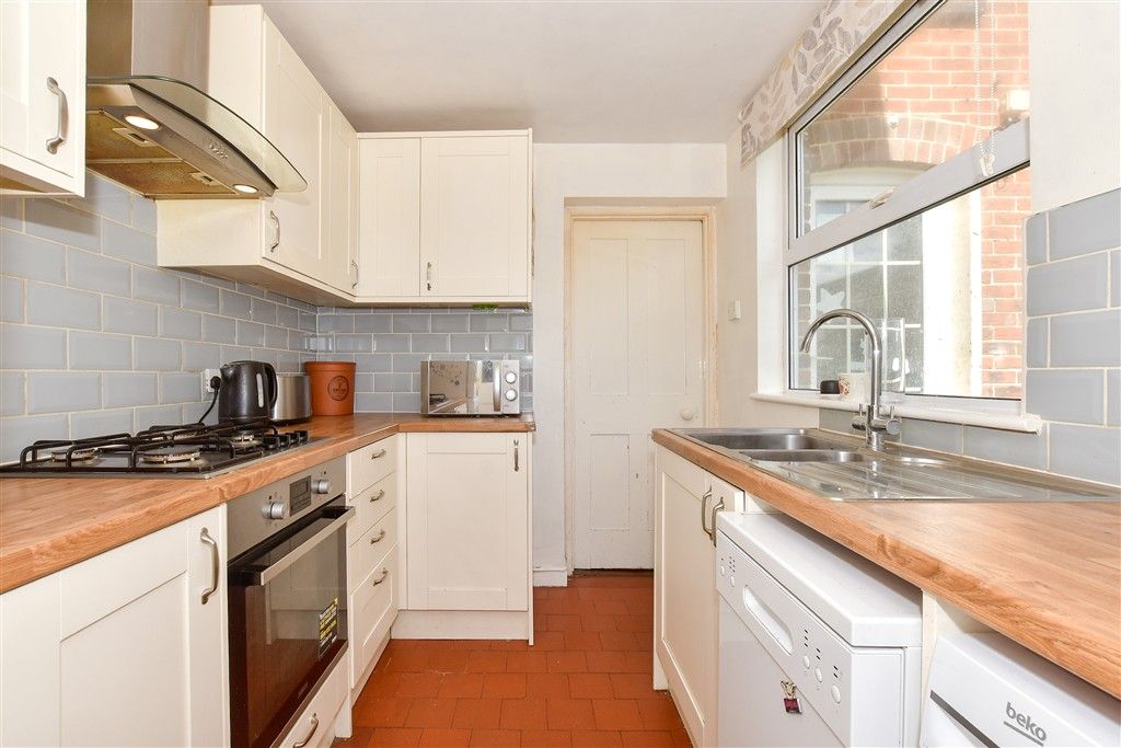 Property photo 3 of 6 Kitchen
