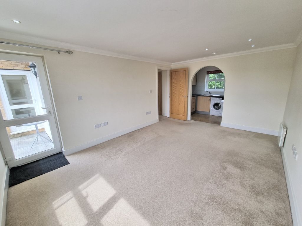 Property photo 3 of 10 Living Room