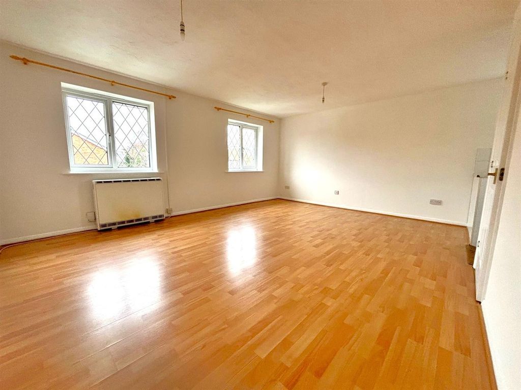 Property photo 2 of 6 Living