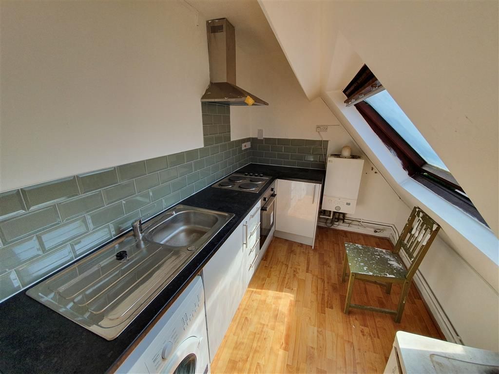 Property photo 2 of 5 Kitchen