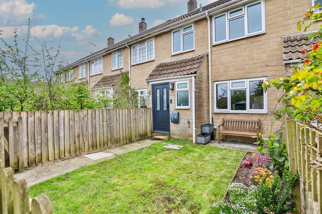 Property photo 2 of 18