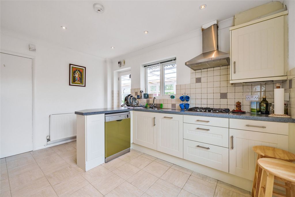 Property photo 2 of 22 Picture No. 30
