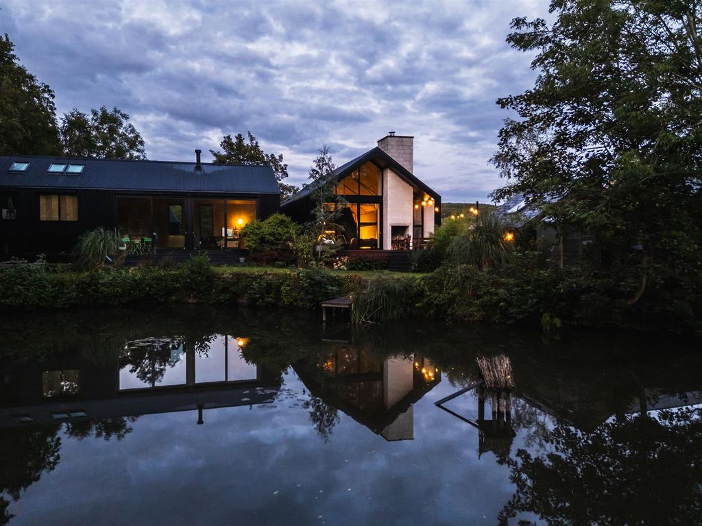 Property photo 3 of 40 Exterior