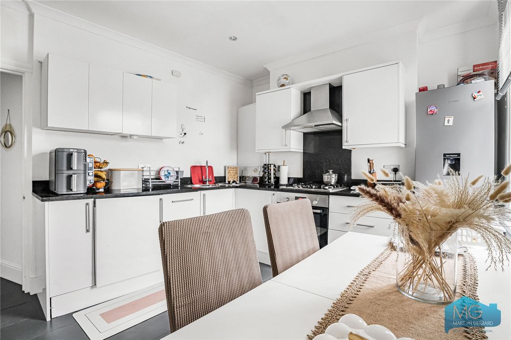 Property photo 3 of 20 Picture No. 11