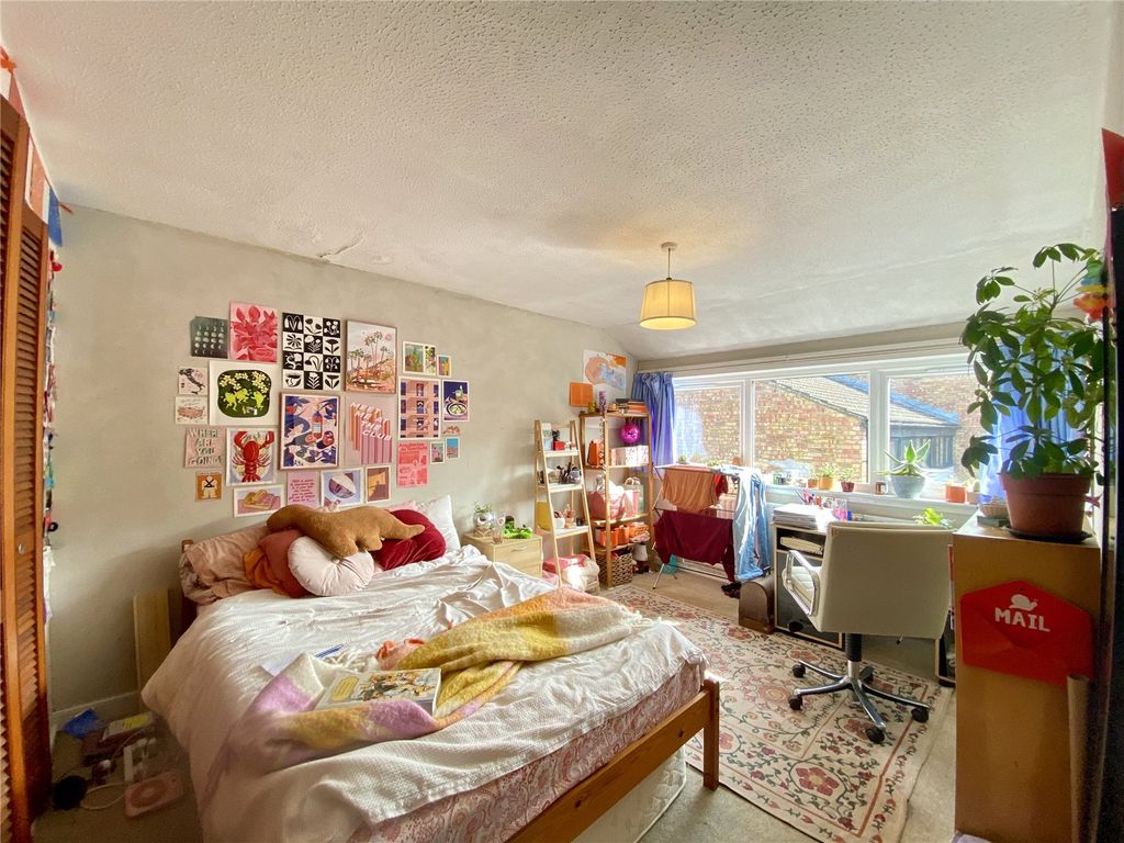 Property photo 1 of 17 Picture No. 11