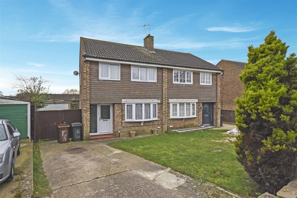 Property photo 1 of 12 Frontage