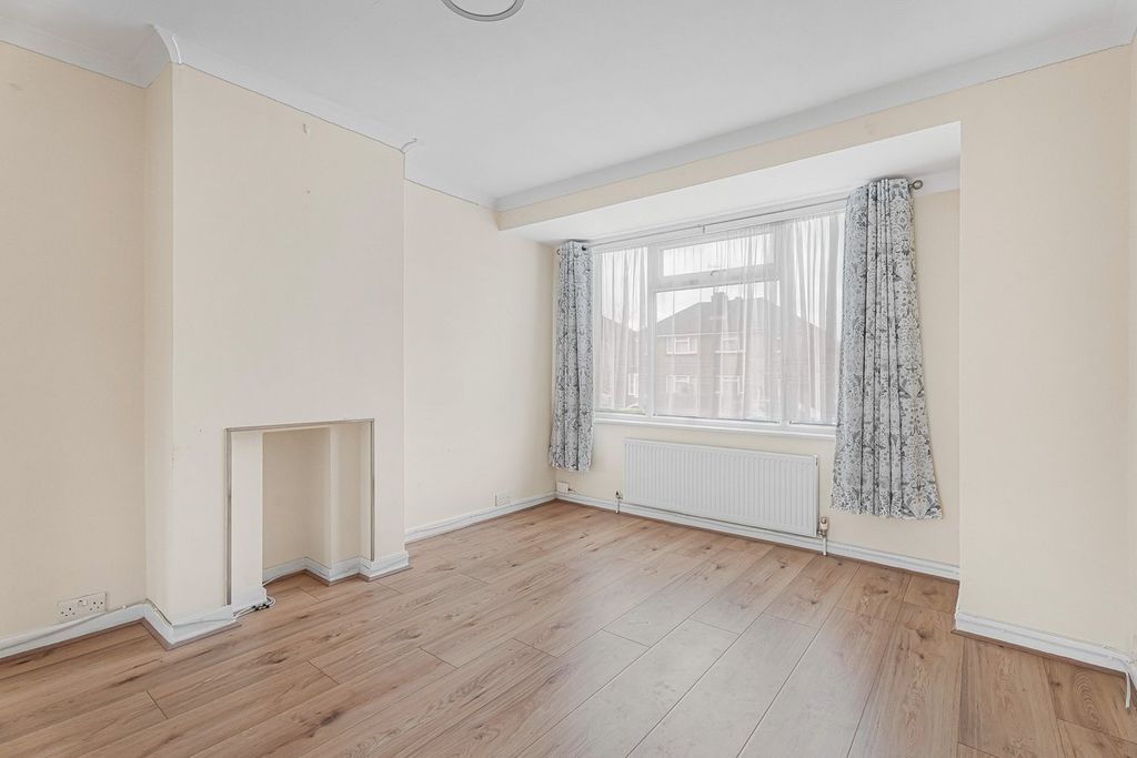 Property photo 3 of 22