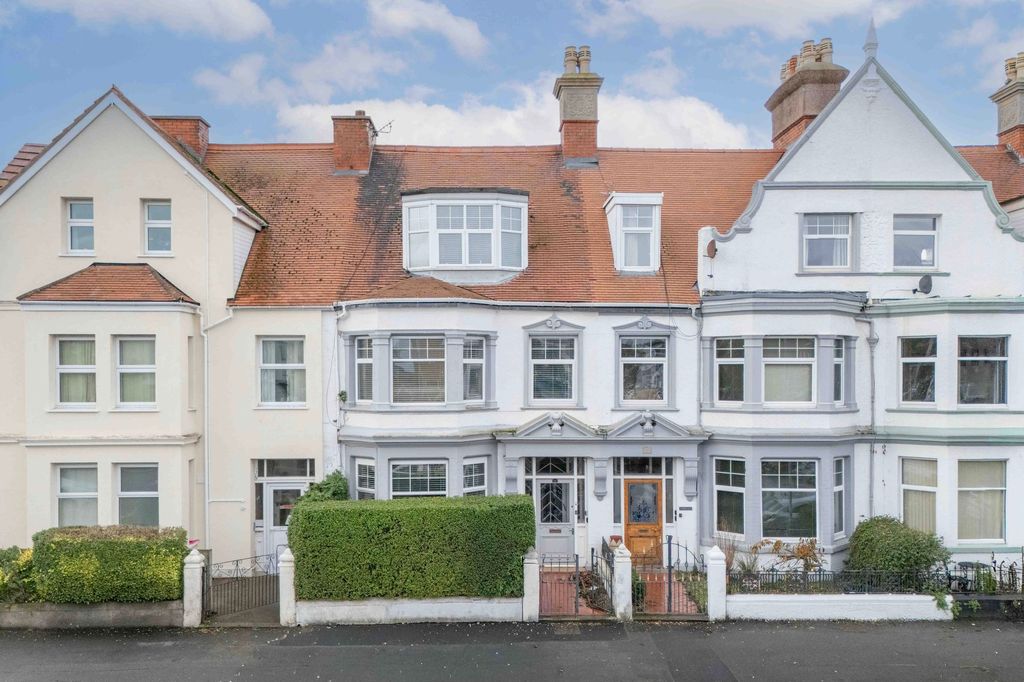 Property photo 1 of 9