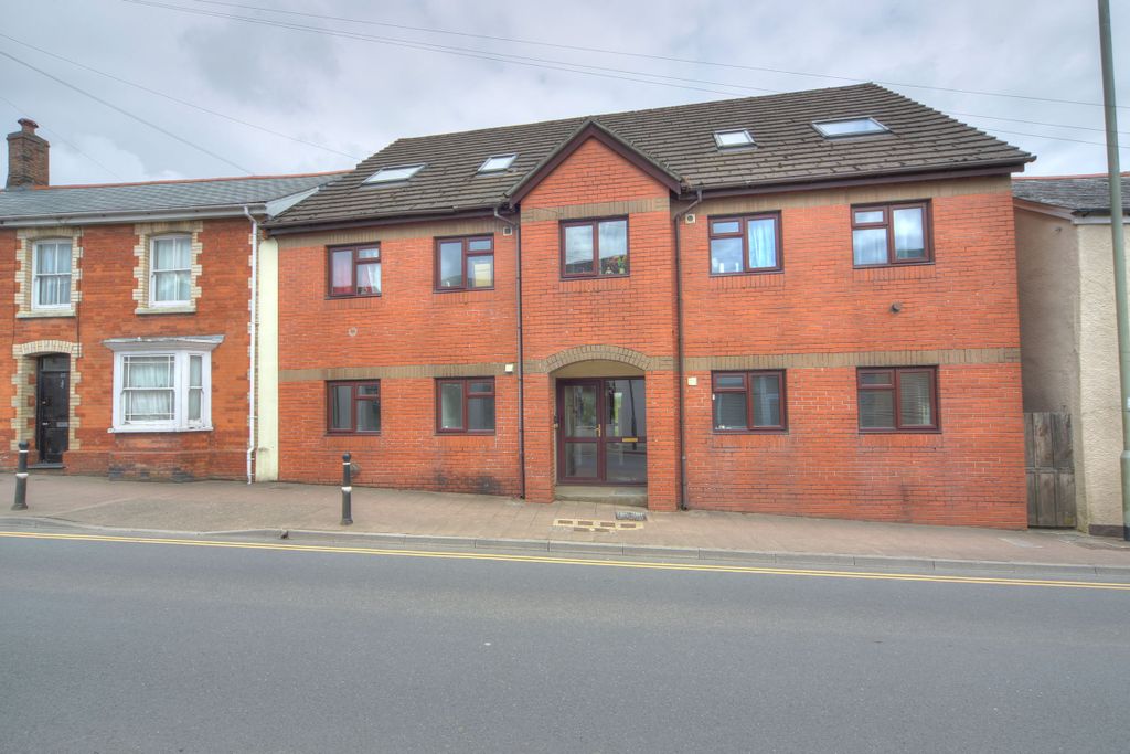 Property photo 1 of 8