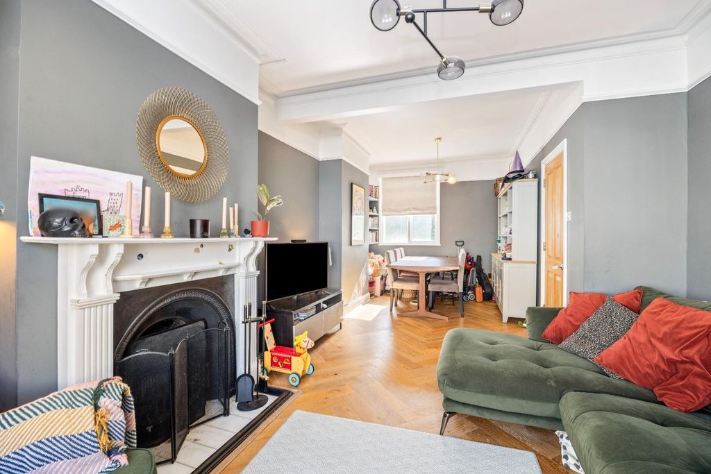 Property photo 3 of 30 Mortimer Road, 16-018.Jpg