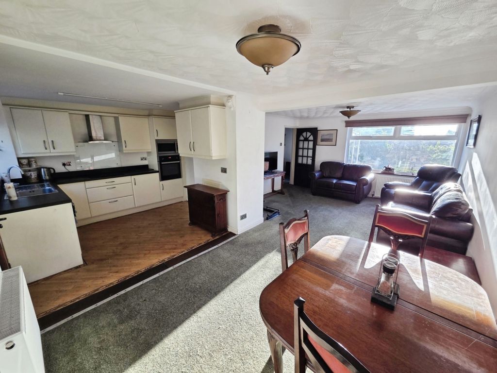 Property photo 3 of 17 Pbox-Img.Jpg