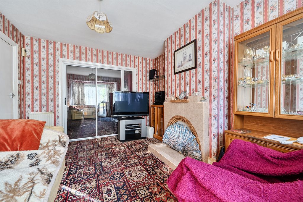 Property photo 3 of 12