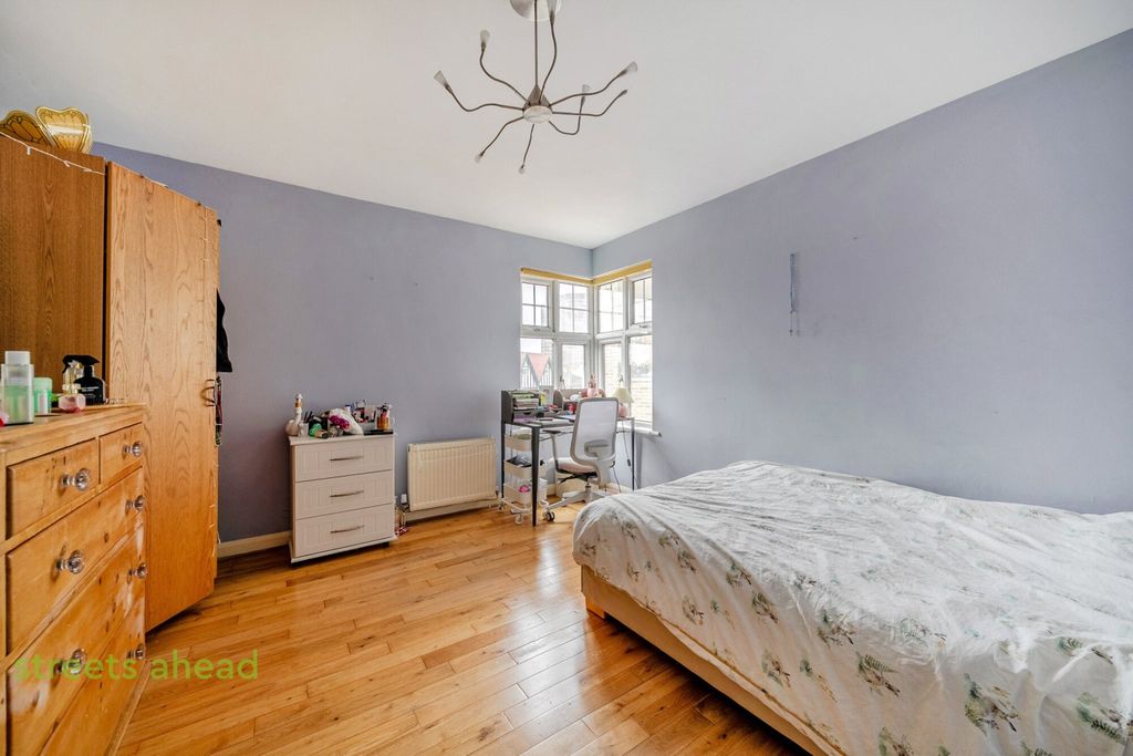 Property photo 2 of 17 8F7c0482-Fcf8-402...