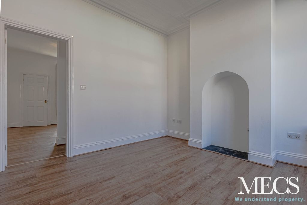Property photo 2 of 9 1921603
