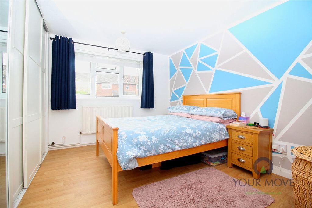Property photo 2 of 12 Picture No. 27