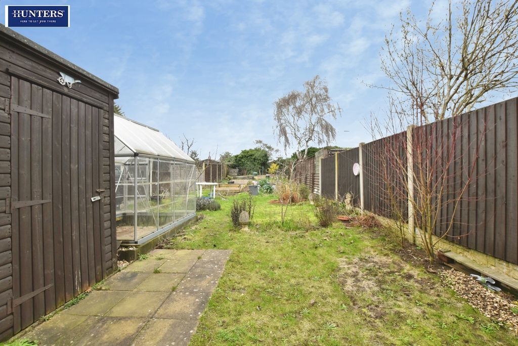 Property photo 2 of 18 Garden